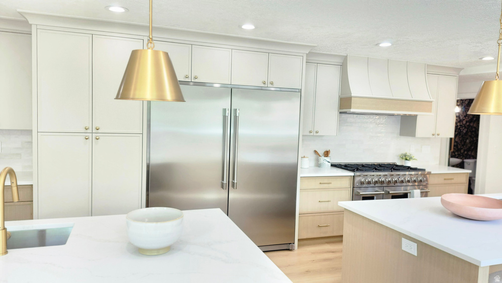 1972 E EVERLEIGH CIR Sandy, UT 84093