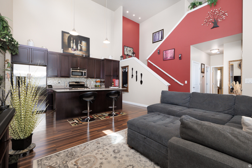 10463 S OQUIRRH LAKE RD South Jordan, UT 84009