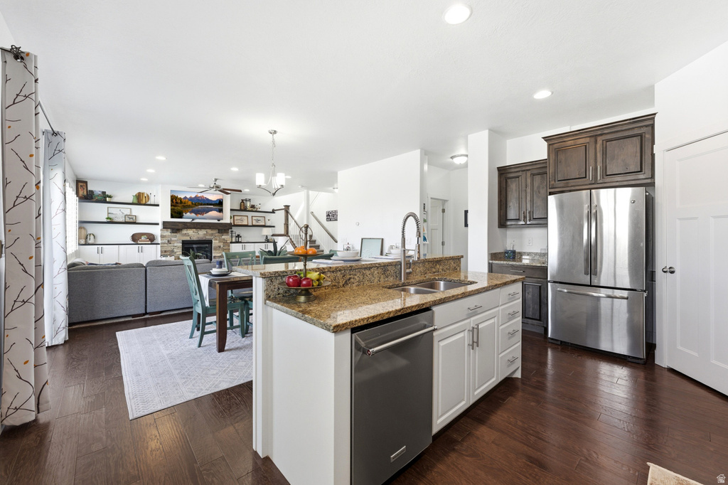 598 W REGAL VIEW DR Saratoga Springs, UT 84045