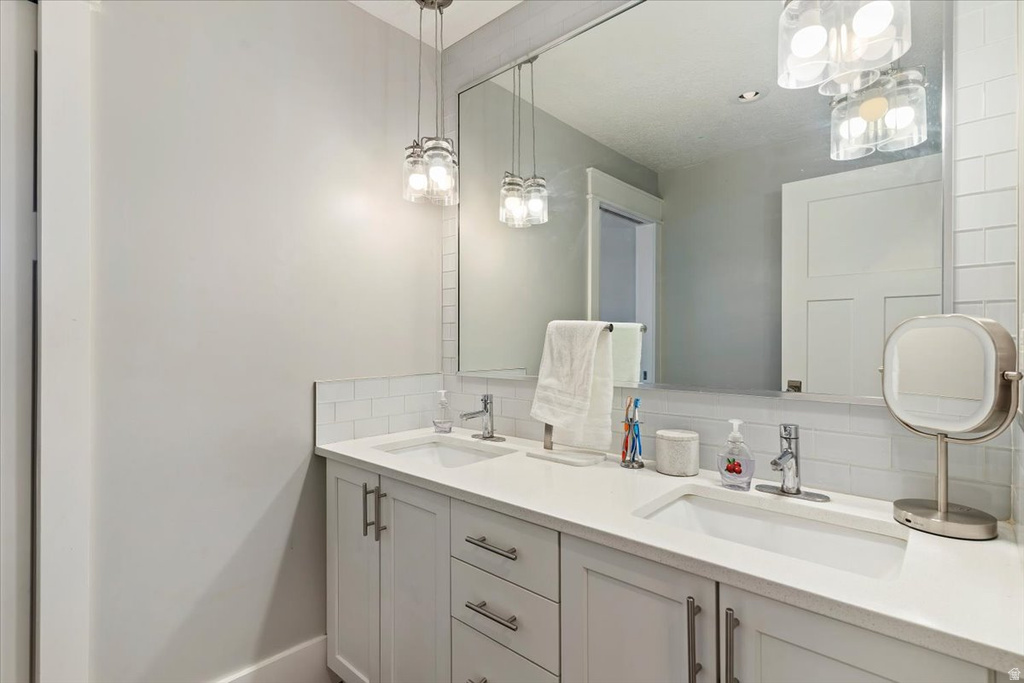 511 W 1400 N Farmington, UT 84025