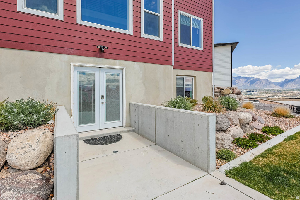 2553 N BLUEBELL DR Saratoga Springs, UT 84045