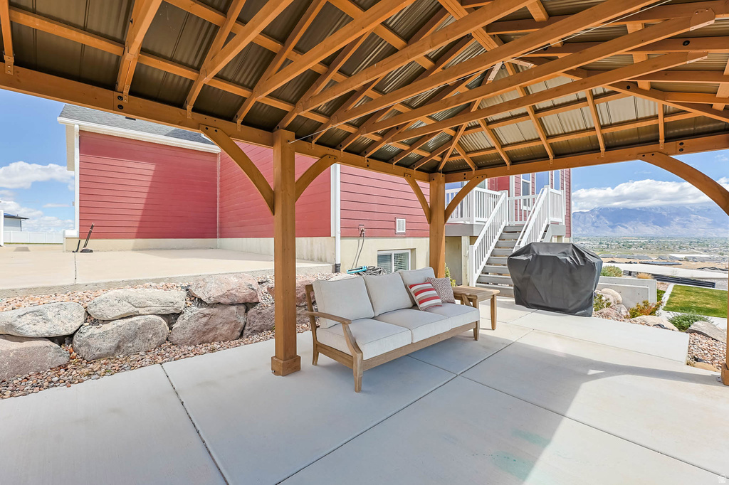 2553 N BLUEBELL DR Saratoga Springs, UT 84045