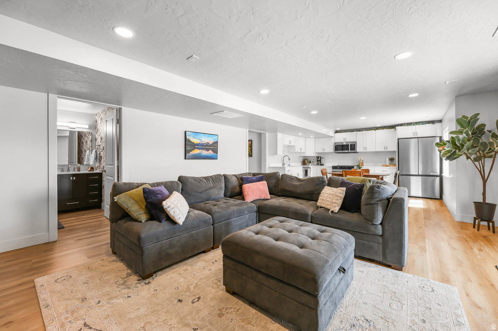 2553 N BLUEBELL DR Saratoga Springs, UT 84045