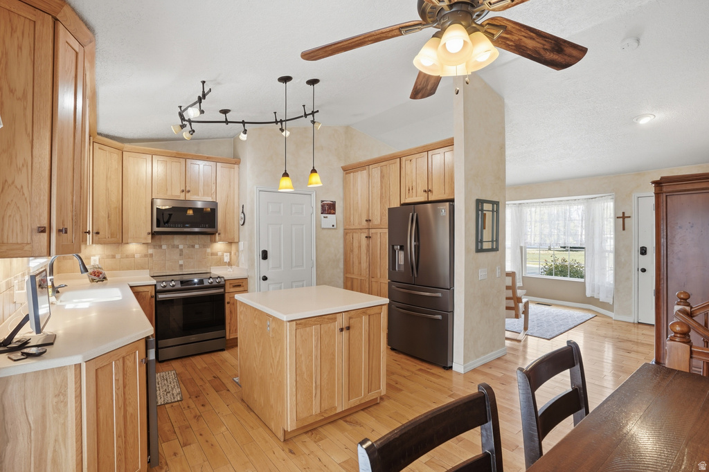 1589 W PLUM CREEK DR West Jordan, UT 84088