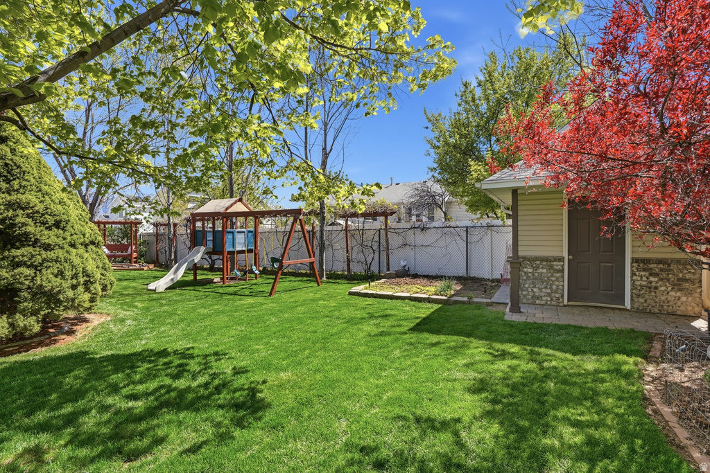 1589 W PLUM CREEK DR West Jordan, UT 84088