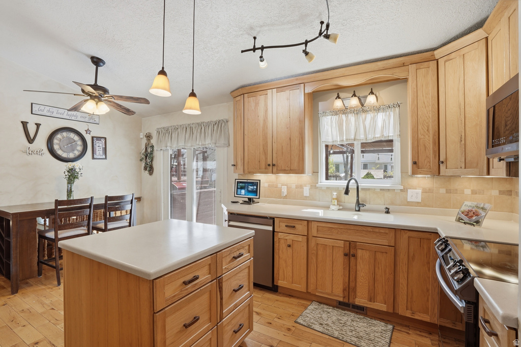 1589 W PLUM CREEK DR West Jordan, UT 84088