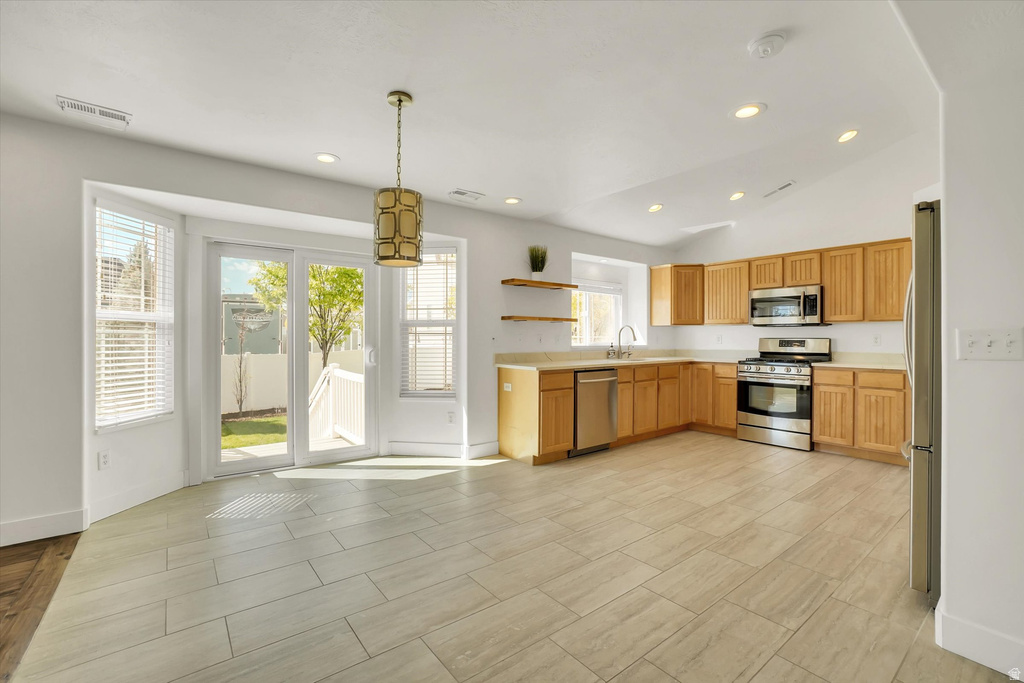 5647 W RED NARROWS DR West Jordan, UT 84081