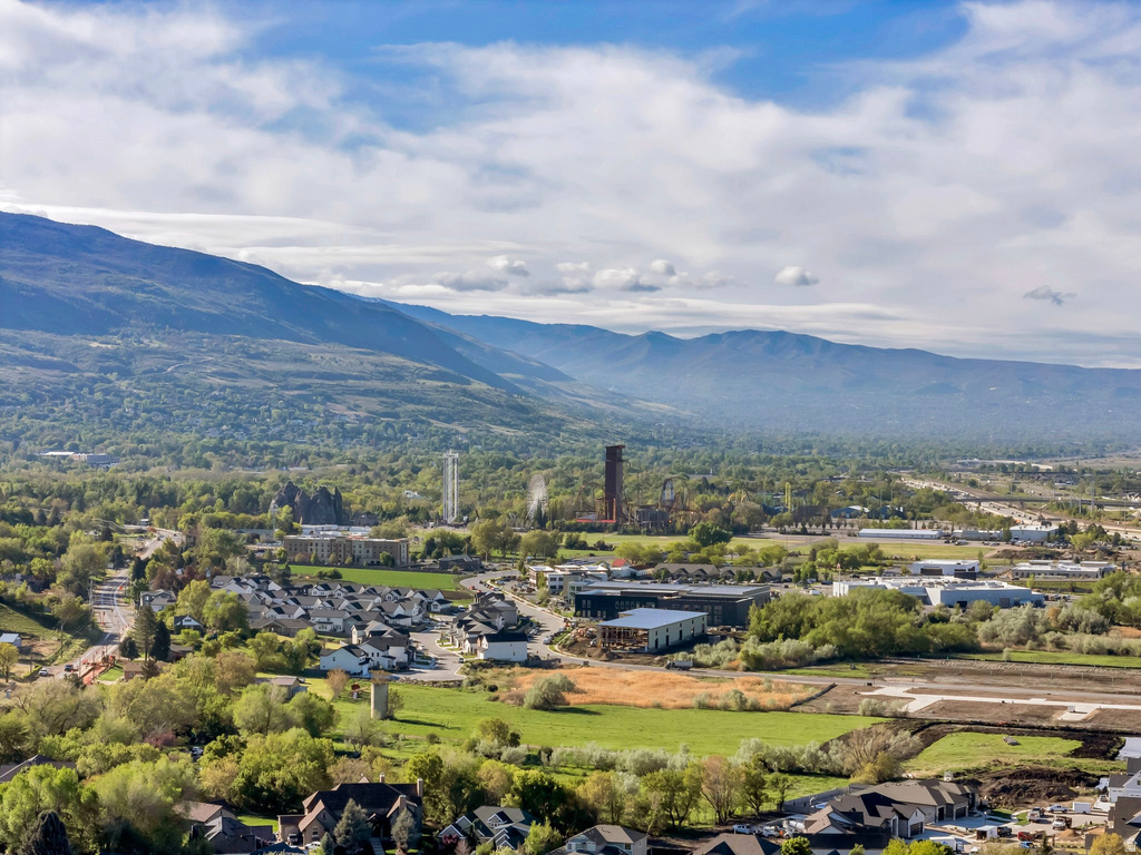 1327 N MAIN ST Farmington, UT 84025