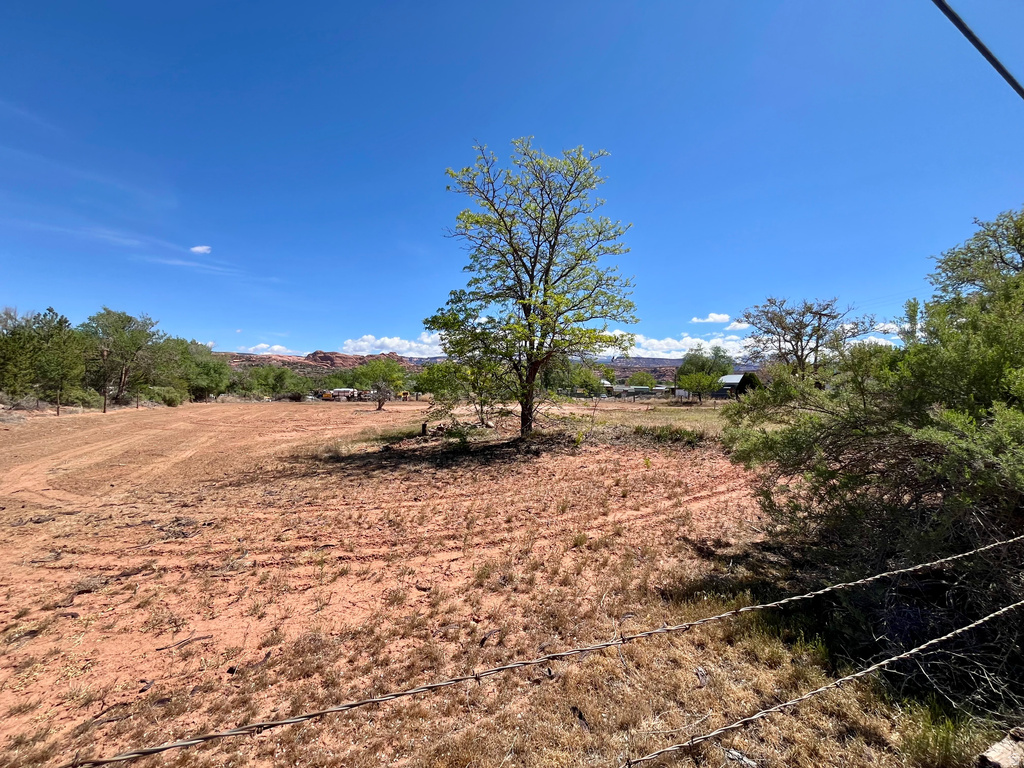 2381 S SPANISH VALLEY DR Moab, UT 84532