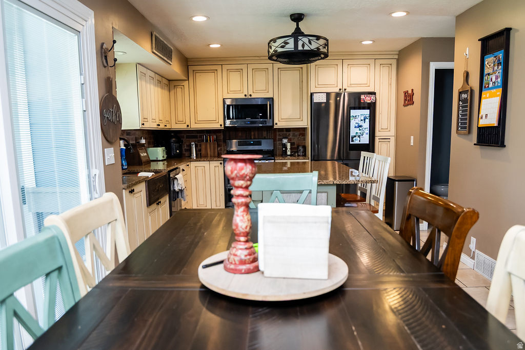 5204 S BRIGHT MORNING CIR Taylorsville, UT 84123