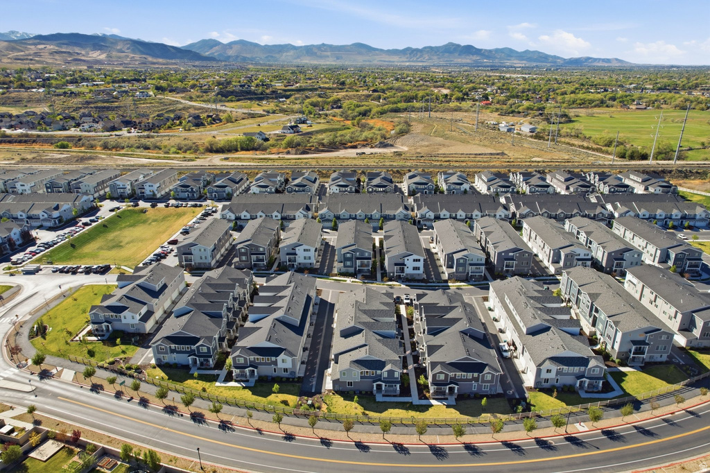 15117 S REINS WAY Bluffdale, UT 84065