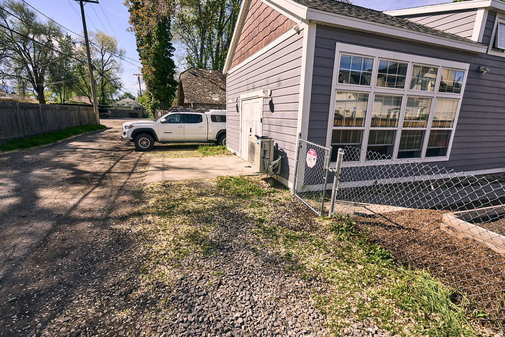 1463 S EDISON ST Salt Lake City, UT 84115