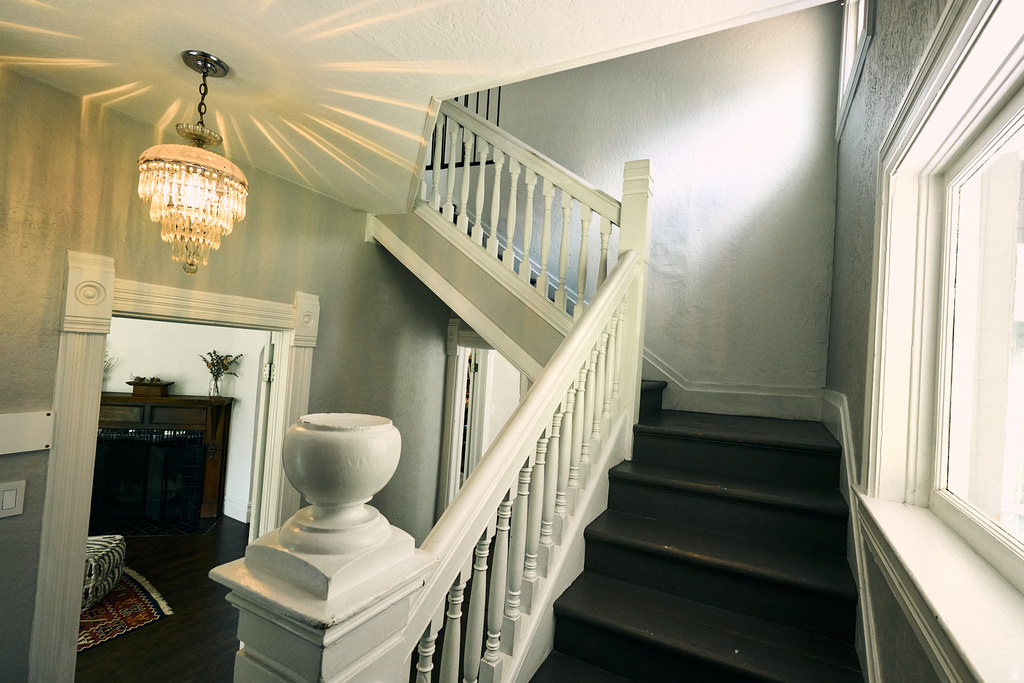 1463 S EDISON ST Salt Lake City, UT 84115