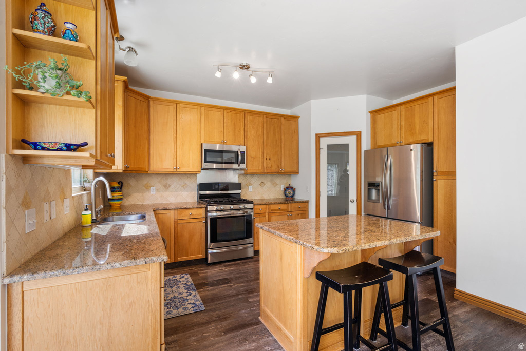 9476 N AVANYU DR Cedar Hills, UT 84062