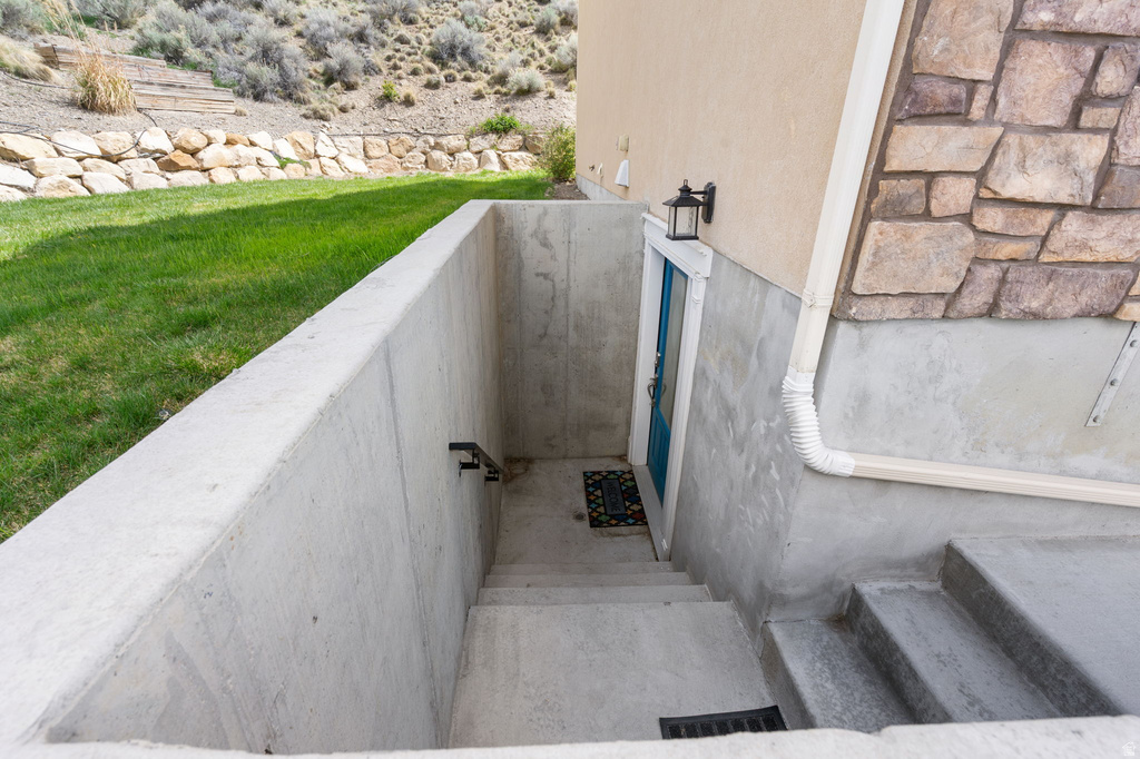 9476 N AVANYU DR Cedar Hills, UT 84062