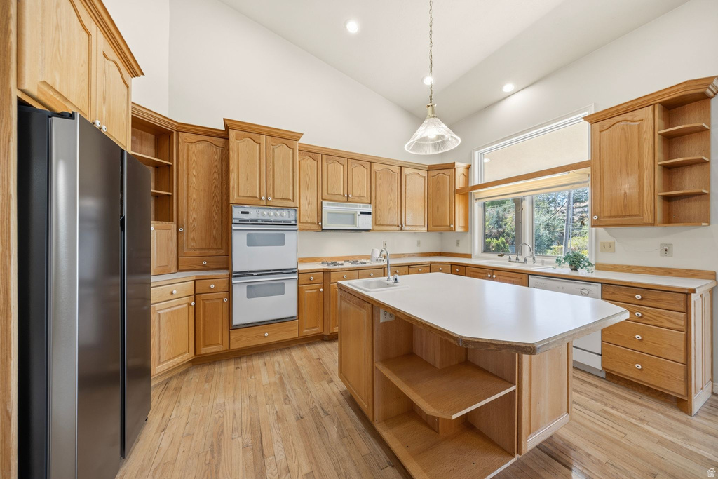 8506 S WILLOW CREEK DR Sandy, UT 84093