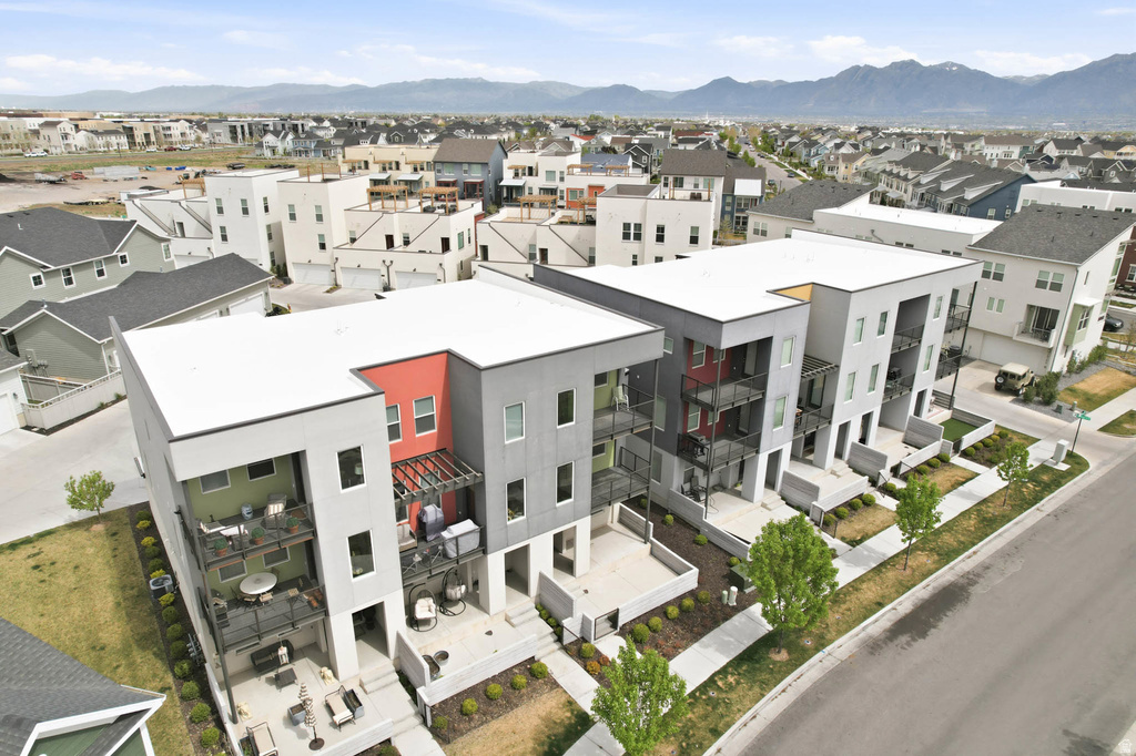 5318 W CANARY GRASS WAY South Jordan, UT 84009