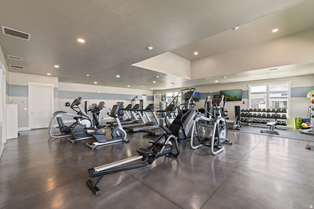 1592 W PARKVIEW DR Syracuse, UT 84075