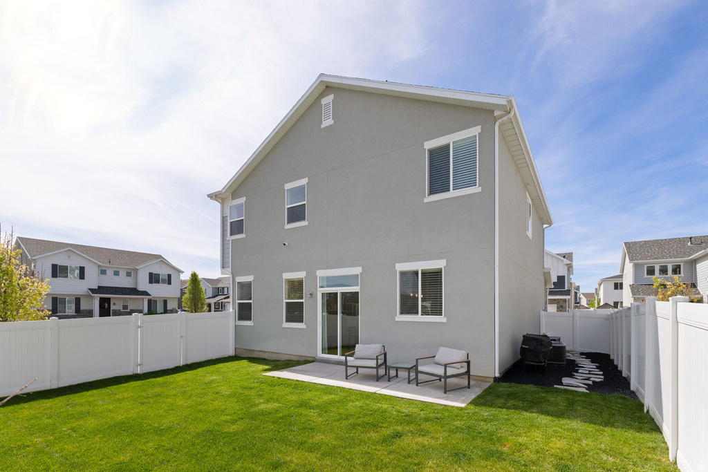 1592 W PARKVIEW DR Syracuse, UT 84075