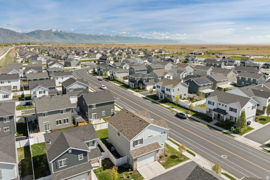 1592 W PARKVIEW DR Syracuse, UT 84075