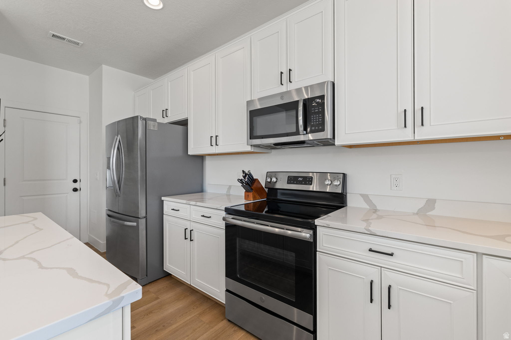 1592 W PARKVIEW DR Syracuse, UT 84075