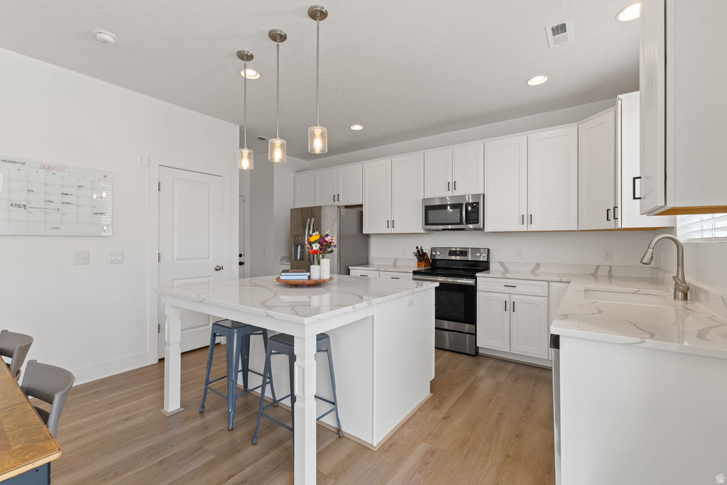 1592 W PARKVIEW DR Syracuse, UT 84075