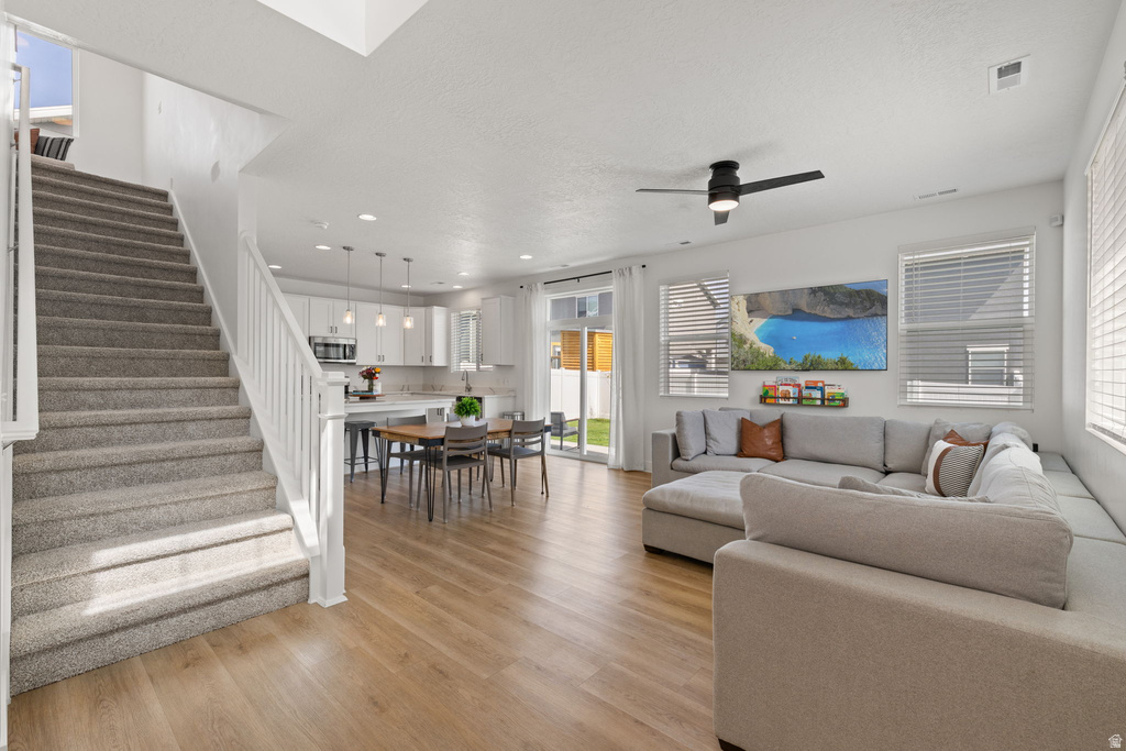 1592 W PARKVIEW DR Syracuse, UT 84075