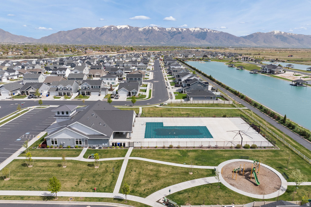 1592 W PARKVIEW DR Syracuse, UT 84075