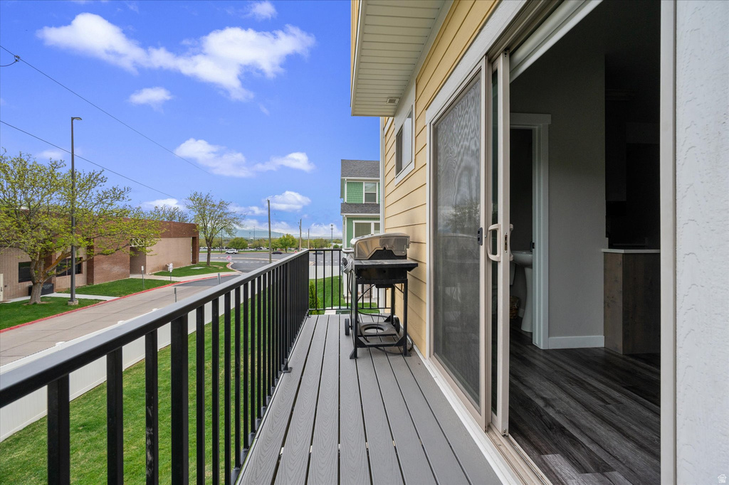 2504 N KNIGHTS LN Layton, UT 84041