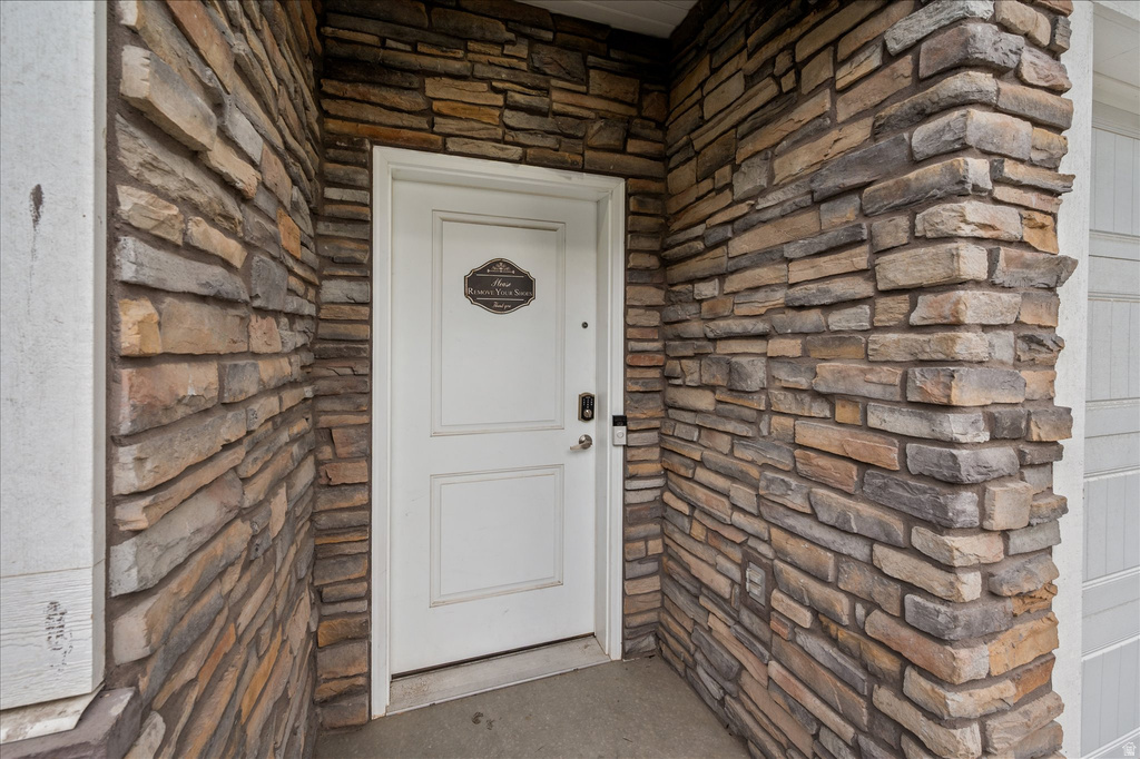 2504 N KNIGHTS LN Layton, UT 84041