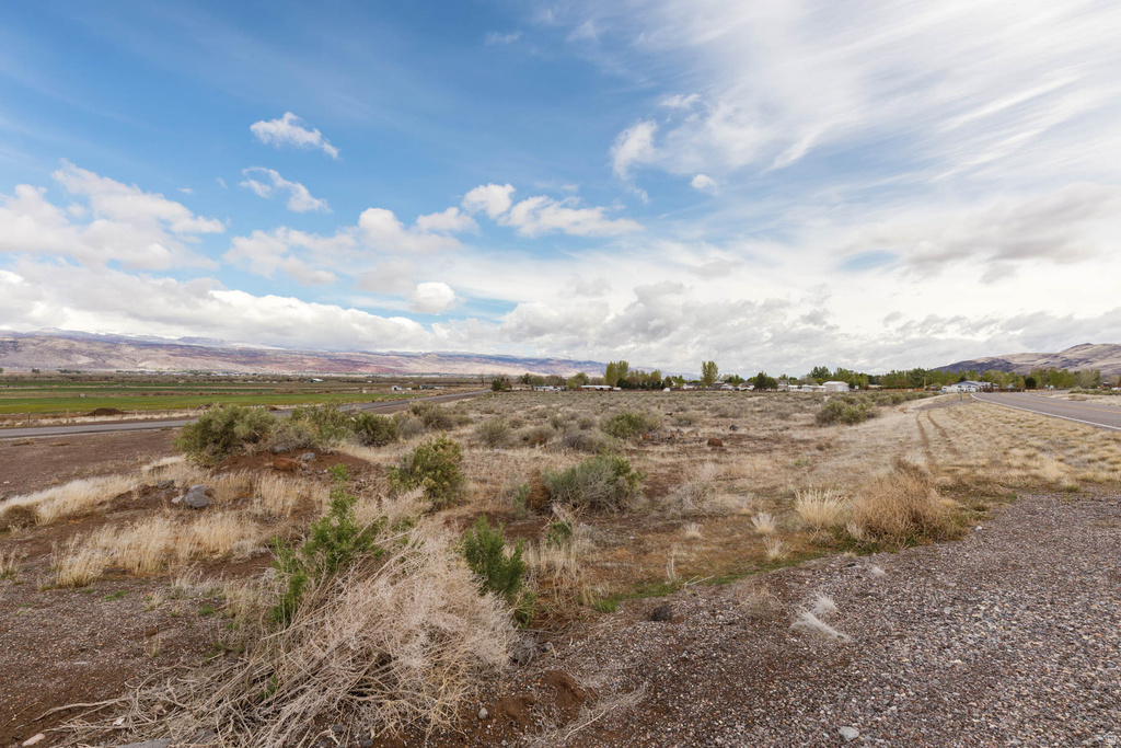 345 W LAND SLIDE RD Annabella, UT 84711