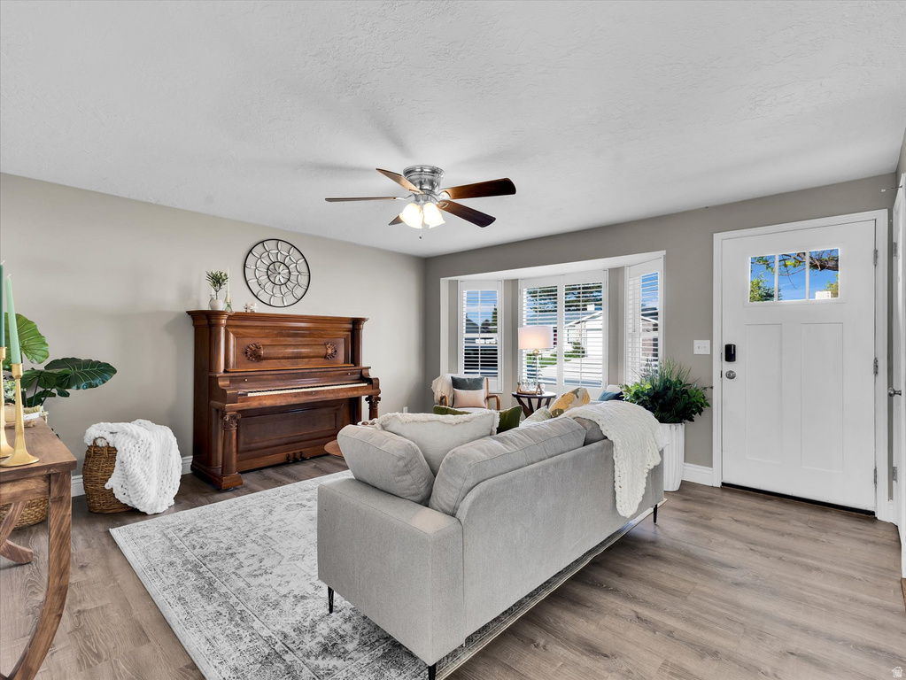 9633 S ANNALYN DR Sandy, UT 84070