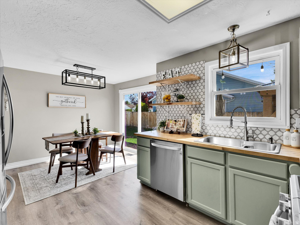 9633 S ANNALYN DR Sandy, UT 84070