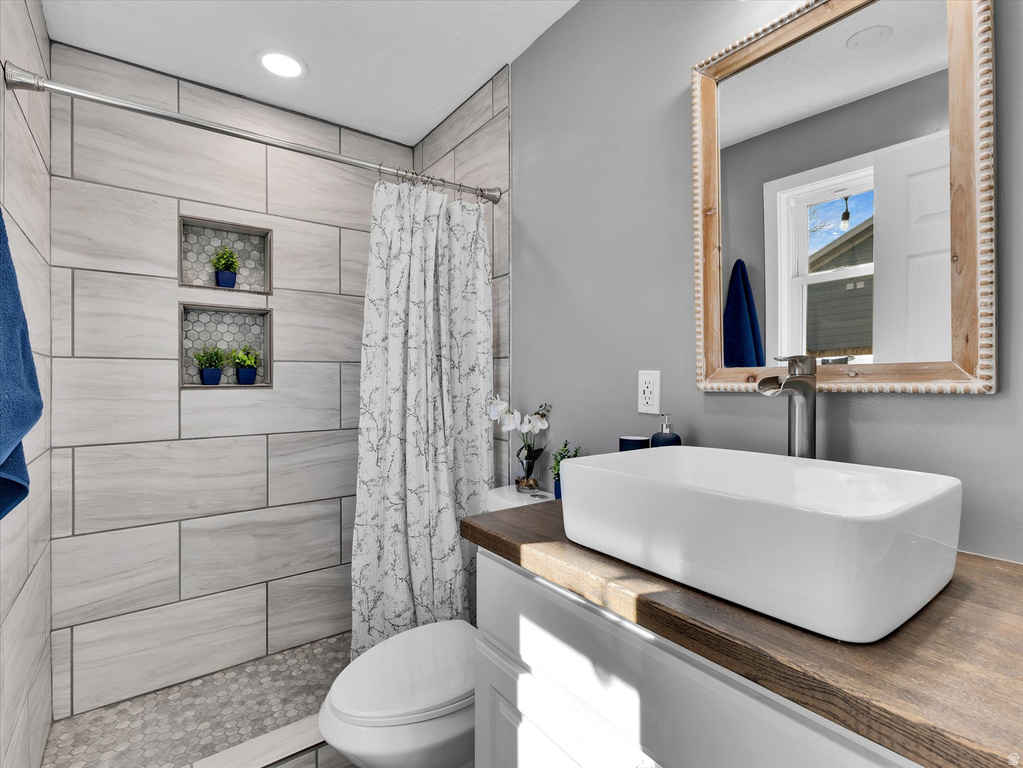 9633 S ANNALYN DR Sandy, UT 84070