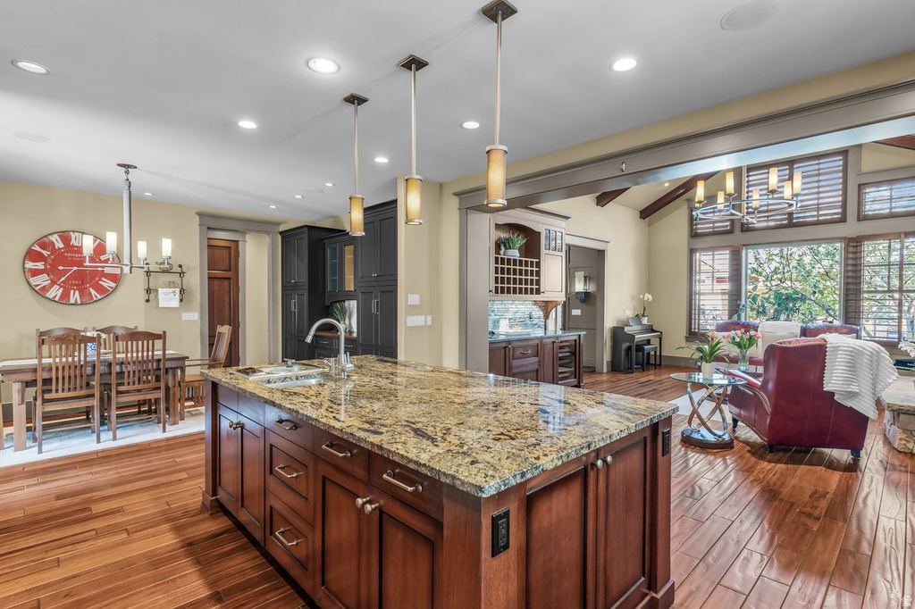 1733 S SUGARHOUSE LN Salt Lake City, UT 84108