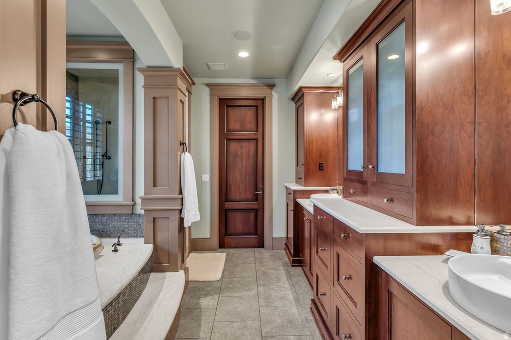 1733 S SUGARHOUSE LN Salt Lake City, UT 84108