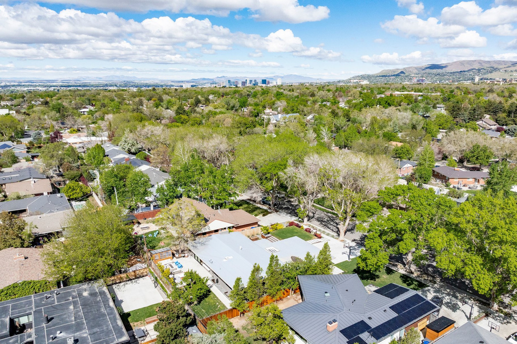 2070 E BROWNING AVE Salt Lake City, UT 84108
