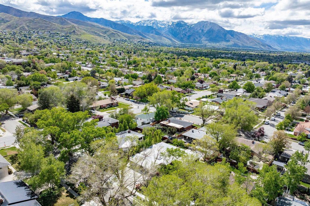 2070 E BROWNING AVE Salt Lake City, UT 84108