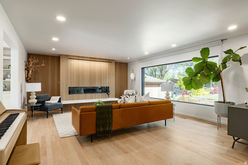 2070 E BROWNING AVE Salt Lake City, UT 84108