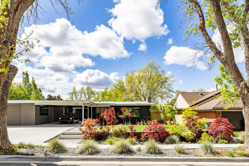 2070 E BROWNING AVE Salt Lake City, UT 84108