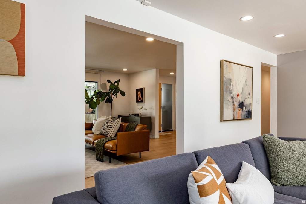 2070 E BROWNING AVE Salt Lake City, UT 84108
