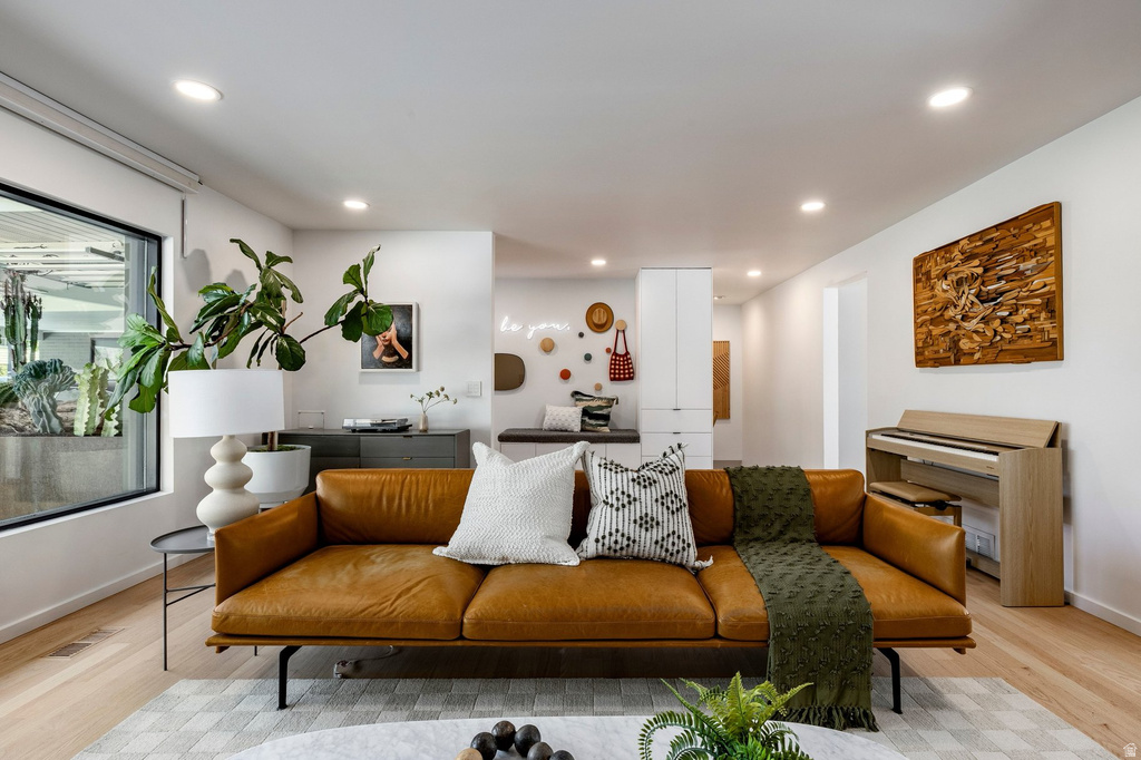 2070 E BROWNING AVE Salt Lake City, UT 84108