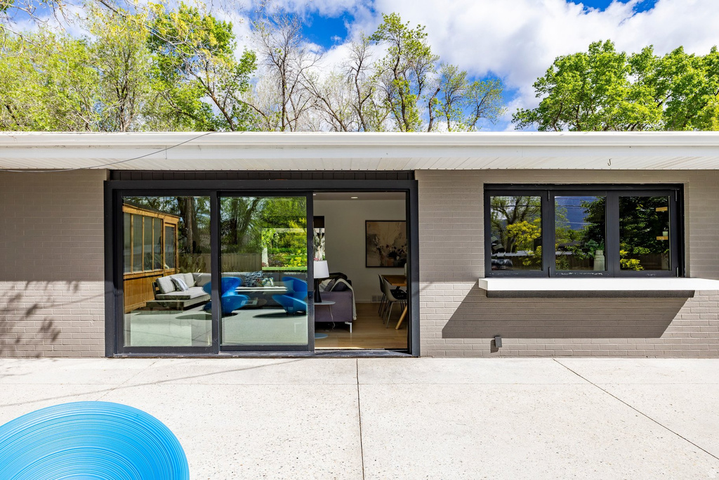 2070 E BROWNING AVE Salt Lake City, UT 84108