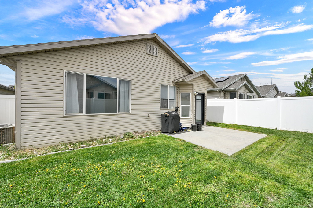 302 N FOXBORO DR North Salt Lake, UT 84054