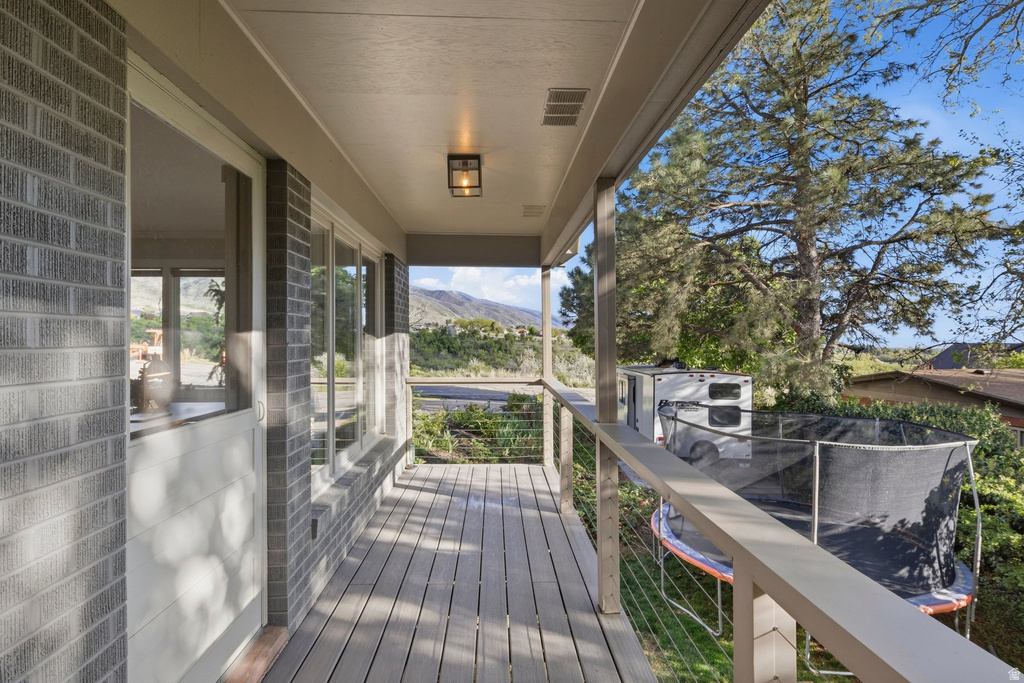 2029 E GENTILE Layton, UT 84040