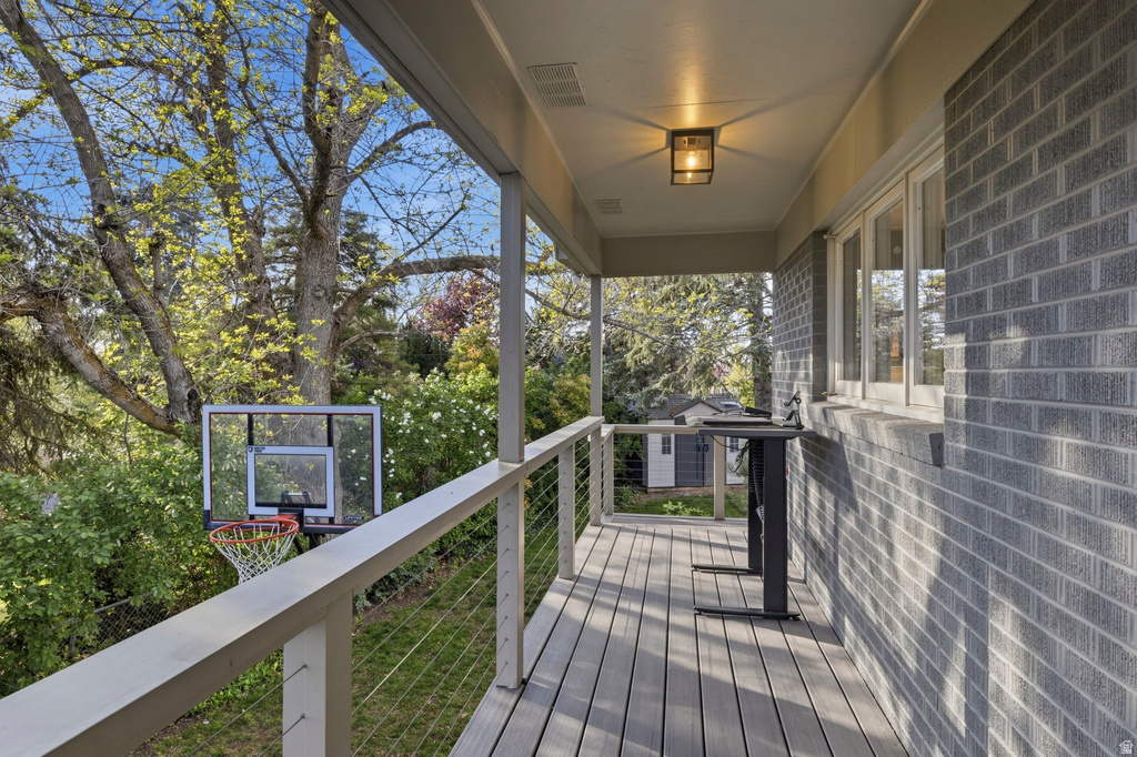 2029 E GENTILE Layton, UT 84040