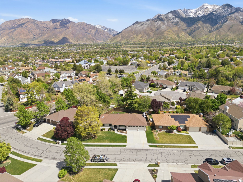 8917 S SUNRIDGE DR Sandy, UT 84093