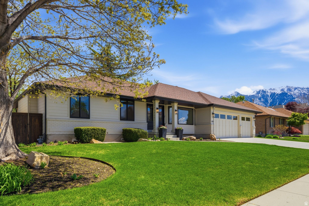 8917 S SUNRIDGE DR Sandy, UT 84093