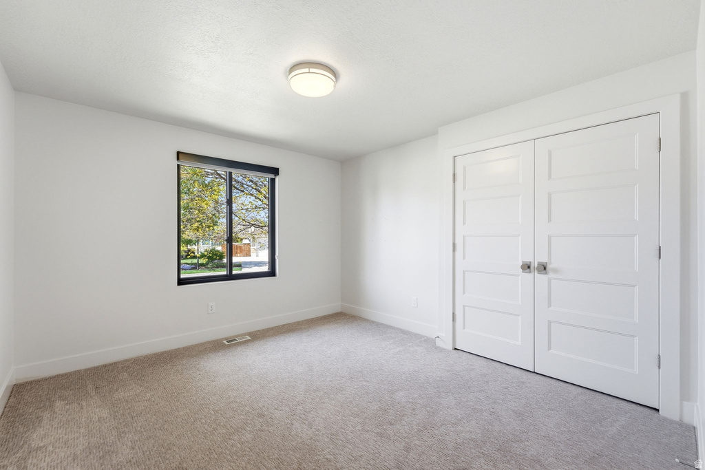 8917 S SUNRIDGE DR Sandy, UT 84093