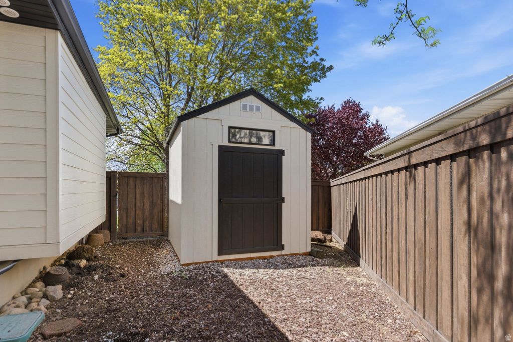 8917 S SUNRIDGE DR Sandy, UT 84093